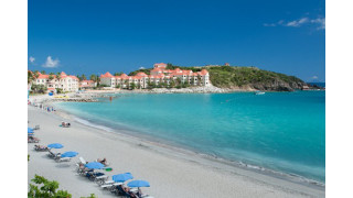 Little Bay Beach, Anguilla là một trong những bãi biển cạnh vách núi đẹp nhất trên thế giới.